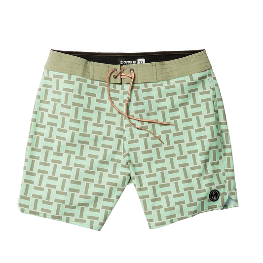 VOYAGER MDRN 17インチ ボードショーツ