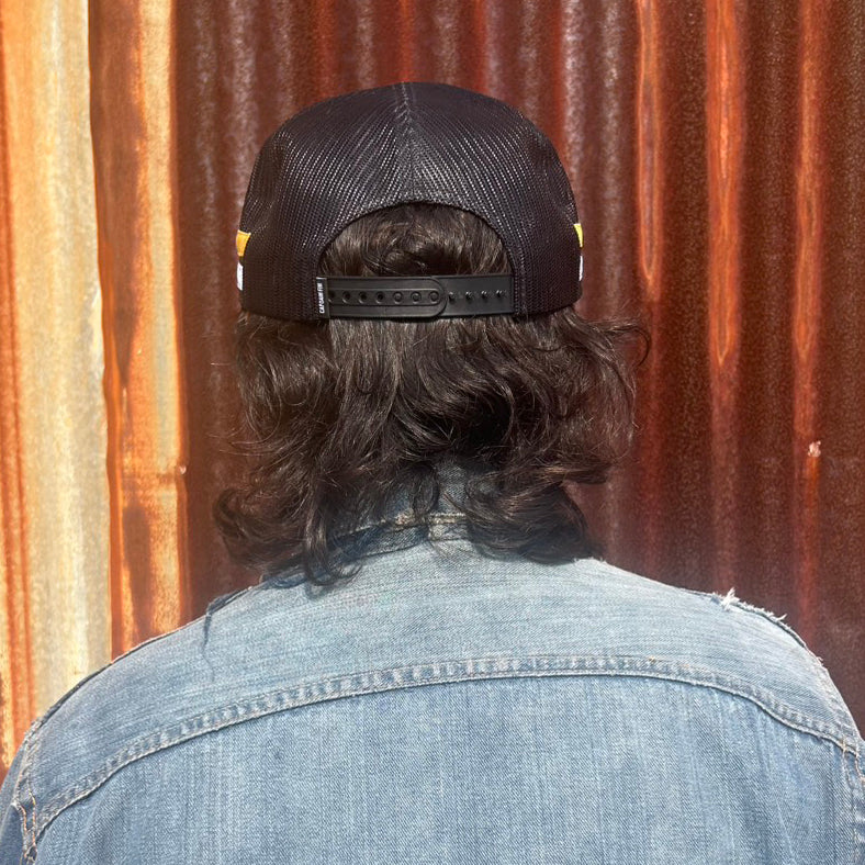 DAZE MAZE TRUCKERハット