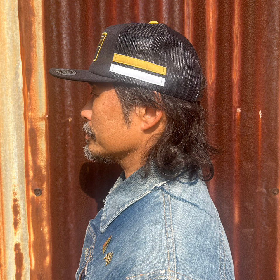 DAZE MAZE TRUCKERハット